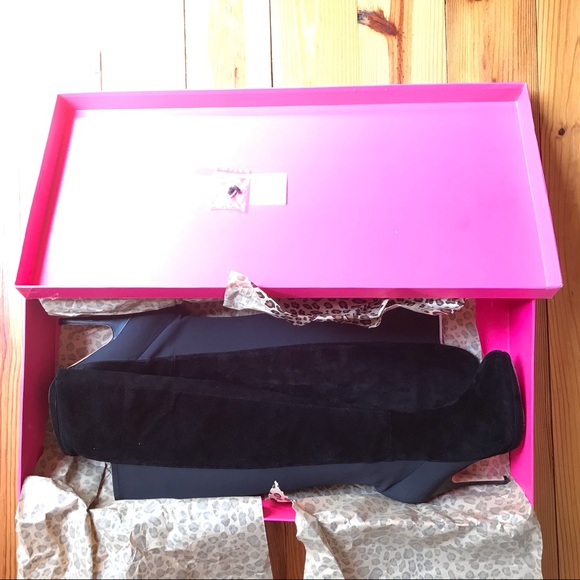 Betsey Johnson Black Knee-high Boots, EUC, 7.5 - Picture 14 of 16